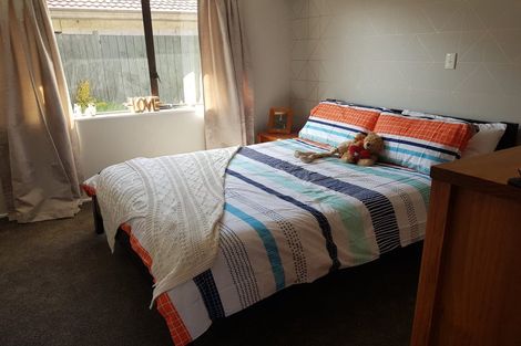 Photo of property in 2/10 Onslow Road, Papakura, 2110