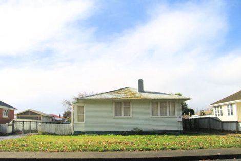 Photo of property in 1018 Grove Road, Mayfair, Hastings, 4122