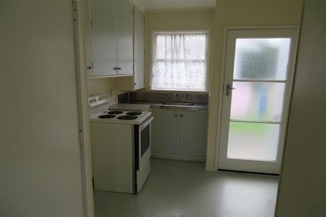 Photo of property in 1/136-138 Waddington Drive, Naenae, Lower Hutt, 5011