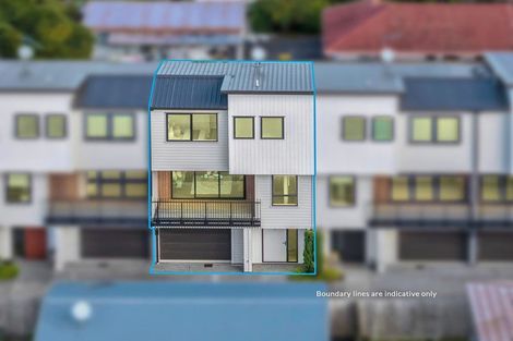 Photo of property in 5/5 Peachgrove Road, Te Atatu Peninsula, Auckland, 0610