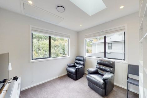 Photo of property in 105 Silverstream Road, Crofton Downs, Wellington, 6035