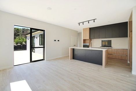 Photo of property in 75a Twin Parks Rise, Papakura, 2582