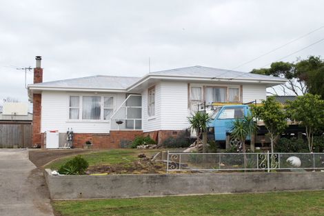 Photo of property in 1 Staines Avenue, Mangere East, Auckland, 2024