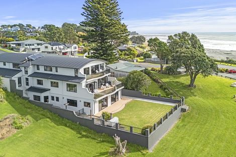 Photo of property in 1 Arden Place, Oakura, 4314