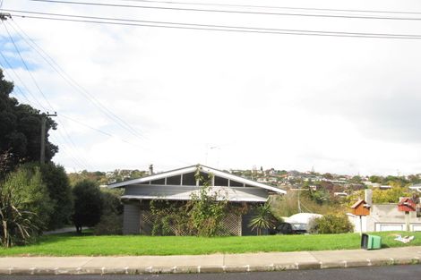 Photo of property in 1/24 Colmar Road, Mellons Bay, Auckland, 2014