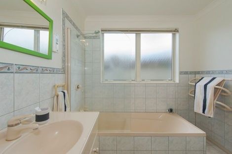 Photo of property in 17 Diomede Glade, Flagstaff, Hamilton, 3210