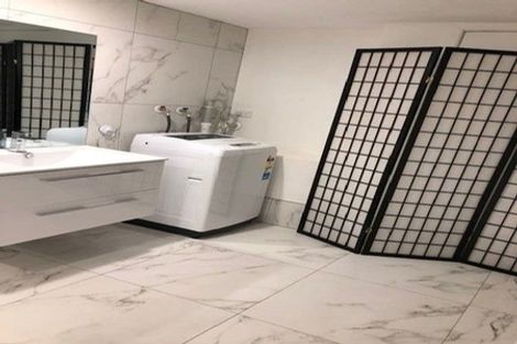 Photo of property in 2/61 Forrest Hill Road, Milford, Auckland, 0620