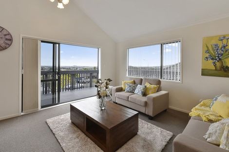 Photo of property in 7 Arrowsmith Drive, Clover Park, Auckland, 2019