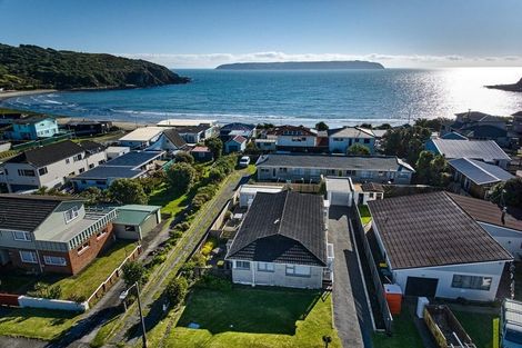 Photo of property in 8a Tireti Road, Titahi Bay, Porirua, 5022