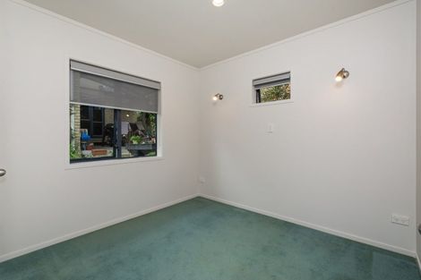 Photo of property in 11 Canary Place, Unsworth Heights, Auckland, 0632