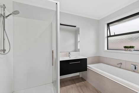 Photo of property in 14 Webber Street, Cambridge, 3434