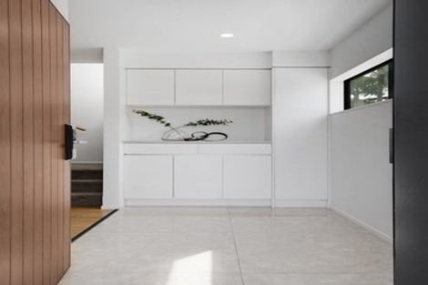 Photo of property in 16 Gosford Drive, Botany Downs, Auckland, 2010