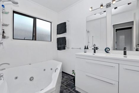 Photo of property in 118b Capamagian Drive, Athenree, Katikati, 3177