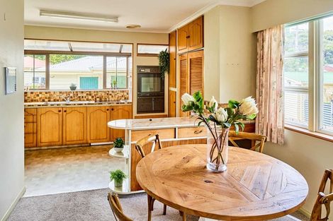 Photo of property in 58 Airlie Road, Plimmerton, Porirua, 5026