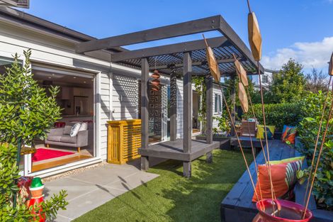 Photo of property in 6 Whares Court, Silverdale, 0932