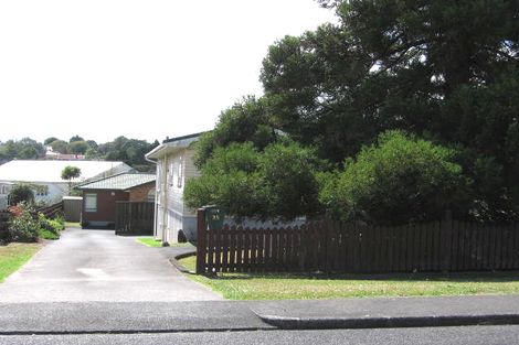 Photo of property in 25a Cliff View Drive, Green Bay, Auckland, 0604