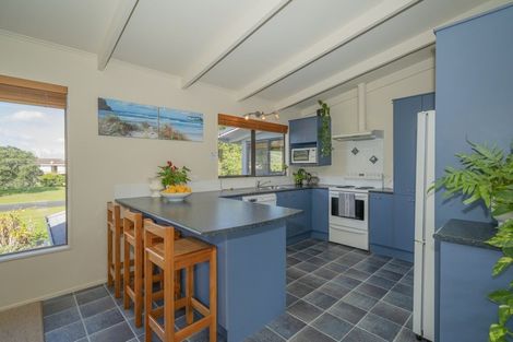 Photo of property in 62 Oyster Drive, Cooks Beach, Whitianga, 3591