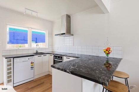 Photo of property in 6/35 Shakespeare Road, Milford, Auckland, 0620