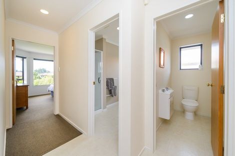 Photo of property in 189 Ruapehu Drive, Fitzherbert, Palmerston North, 4410