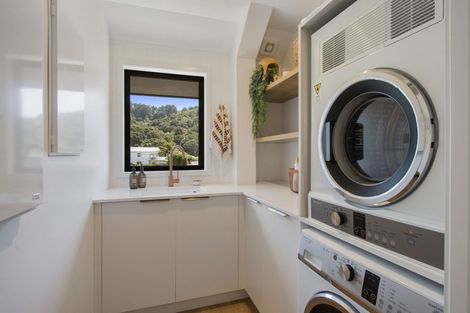 Photo of property in 10b Beach Road, Waihi Beach, 3611