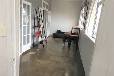 Photo of property in Devonport Apartments, 28/127 Saint Aubyn Street, New Plymouth, 4310