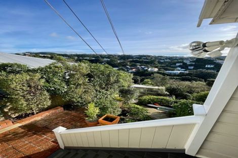 Photo of property in 45 Fairview Crescent, Kelburn, Wellington, 6012