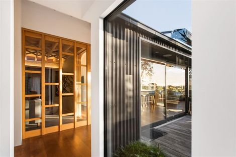 Photo of property in 2 Hammerton Lane, Heathcote Valley, Christchurch, 8022