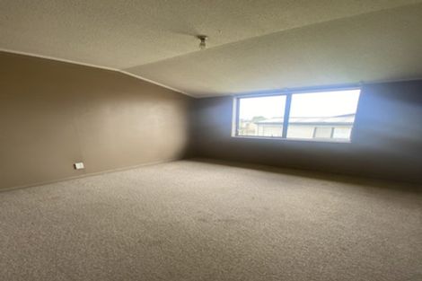 Photo of property in 16 Palmers Road, Clendon Park, Auckland, 2103