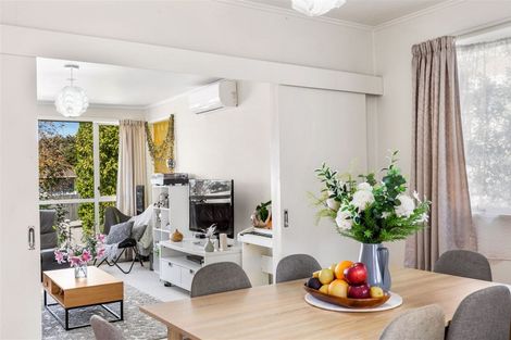 Photo of property in 58 Helena Street, Massey, Auckland, 0614