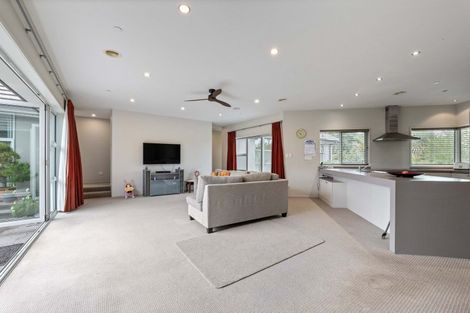 Photo of property in 4 Links Drive, Waiwhakaiho, New Plymouth, 4312
