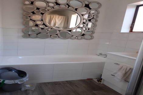 Photo of property in 1/31 Oregon Drive, Maoribank, Upper Hutt, 5018