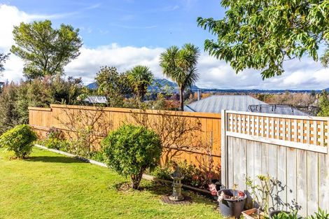 Photo of property in 33 Lakeridge Close, Rangatira Park, Taupo, 3330
