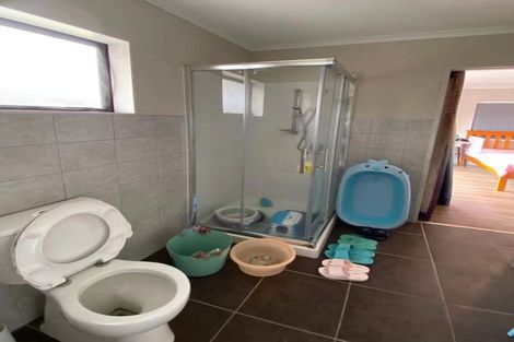 Photo of property in 5a Orchid Place, Te Atatu South, Auckland, 0610