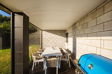 Photo of property in 15 Glenorchy Way, Aotea, Porirua, 5024