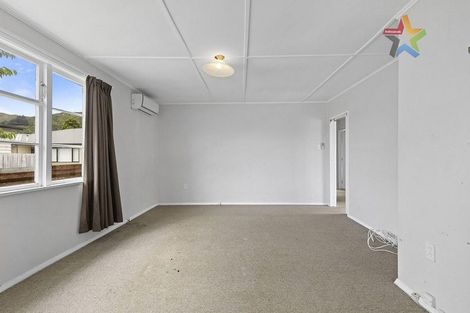 Photo of property in 10 Atiawa Crescent, Waiwhetu, Lower Hutt, 5010