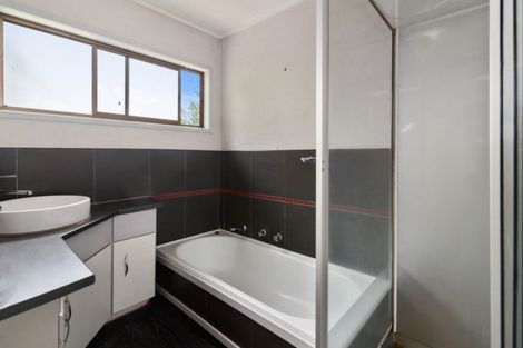 Photo of property in 32 Westbourne Avenue, Pomare, Rotorua, 3015