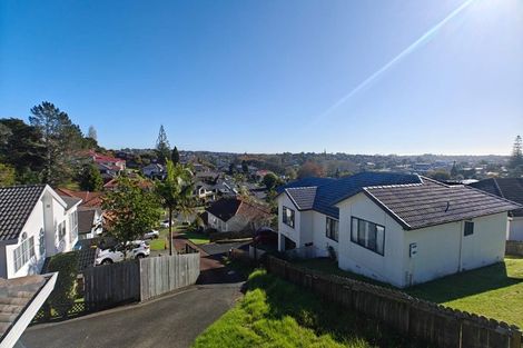 Photo of property in 8 Alice Place, Hillcrest, Auckland, 0627