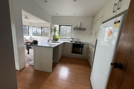 Photo of property in 34 Ellesmere Crescent, Pakuranga Heights, Auckland, 2010