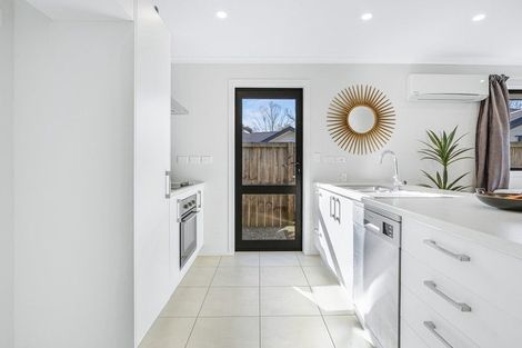 Photo of property in 2/23 Montgomery Crescent, Bader, Hamilton, 3206