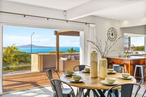 Photo of property in 30 Churchill Road, Murrays Bay, Auckland, 0630