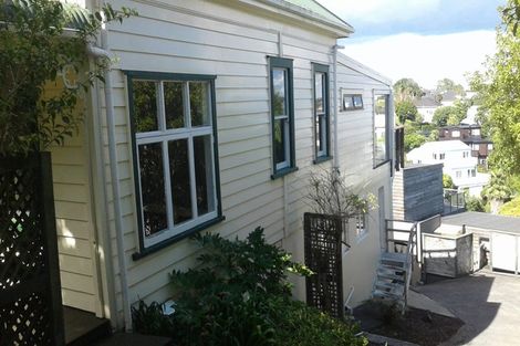 Photo of property in 2/20a Rawene Road, Birkenhead, Auckland, 0626
