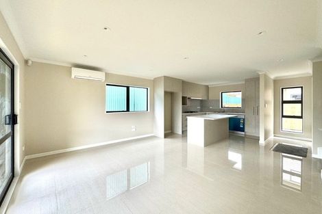 Photo of property in 8b Kelvyn Grove, Hillpark, Auckland, 2102