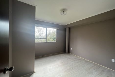 Photo of property in 7 Trias Road, Totara Vale, Auckland, 0629