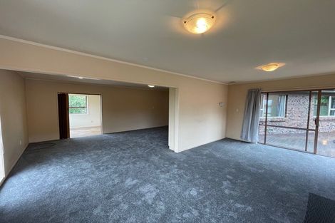 Photo of property in 27 Chatsworth Crescent, Pakuranga Heights, Auckland, 2010