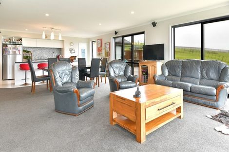 Photo of property in 137 Tuparekura Road, South Head, Helensville, 0874