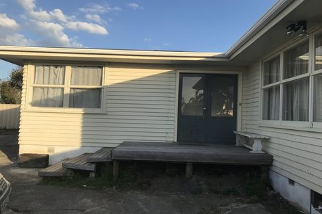 Photo of property in 2/133 Edgewater Drive, Pakuranga, Auckland, 2010