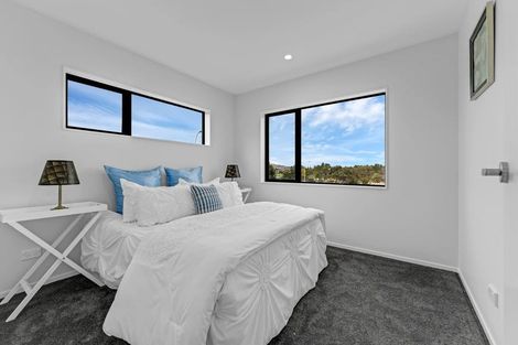 Photo of property in 163a Bradbury Road, Botany Downs, Auckland, 2010