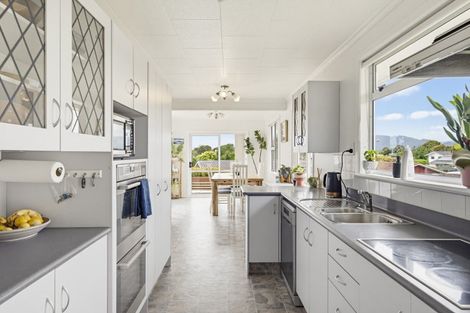 Photo of property in 22 Gray Avenue, Paraparaumu Beach, Paraparaumu, 5032