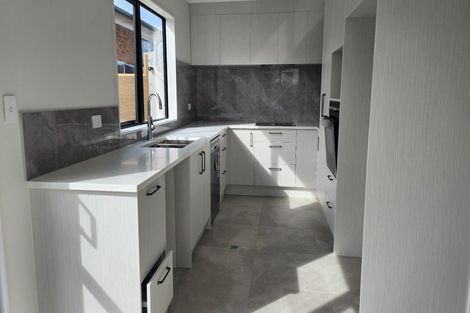 Photo of property in 93 Hutchinsons Road, Bucklands Beach, Auckland, 2014