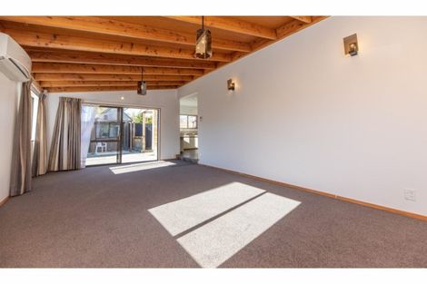 Photo of property in 2a Wainoni Road, Wainoni, Christchurch, 8061